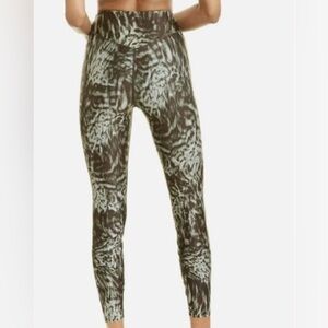 Good American Khloe Kardashian